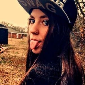 Meet your Posher, Feather